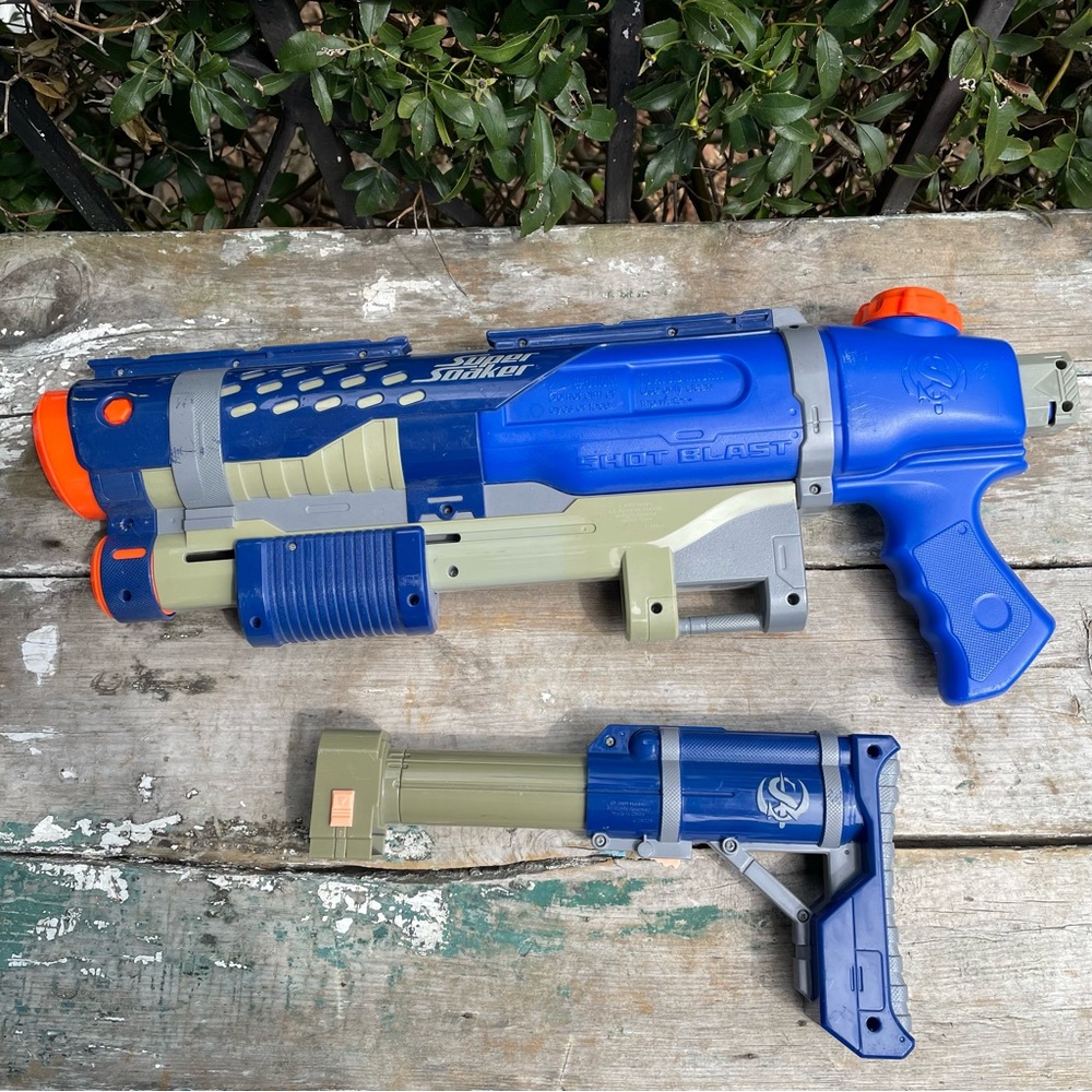 Hasbro Nerf Super Soaker Shot Blast Blue Pump Action Water Gun 2009